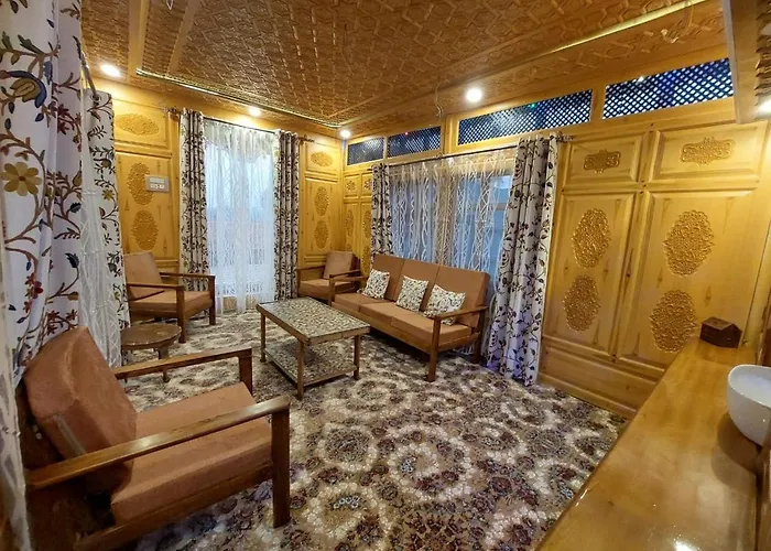 New Golden Rose Group Of Houseboats
